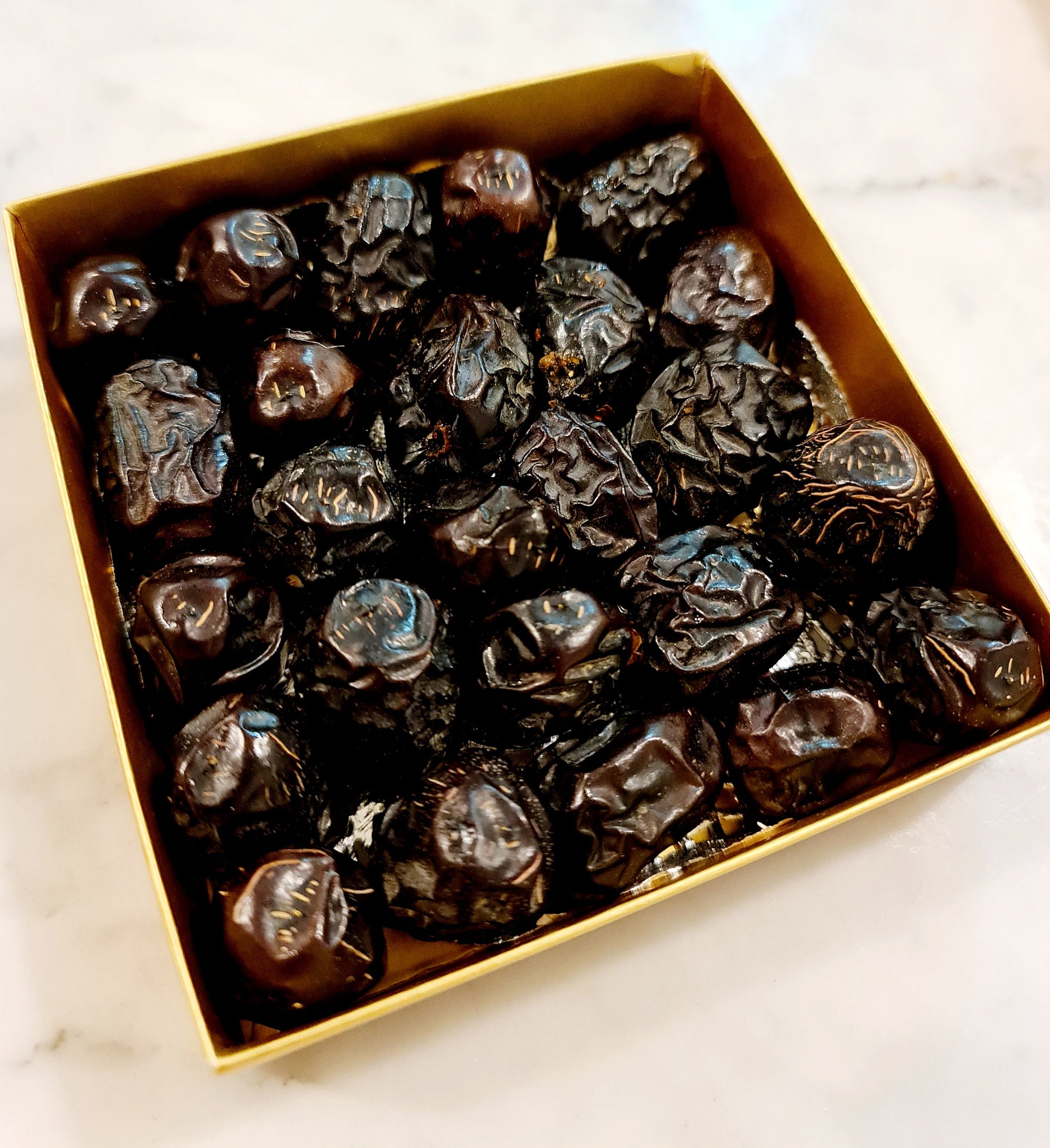 Dates : Ajwa  &  Medjoul