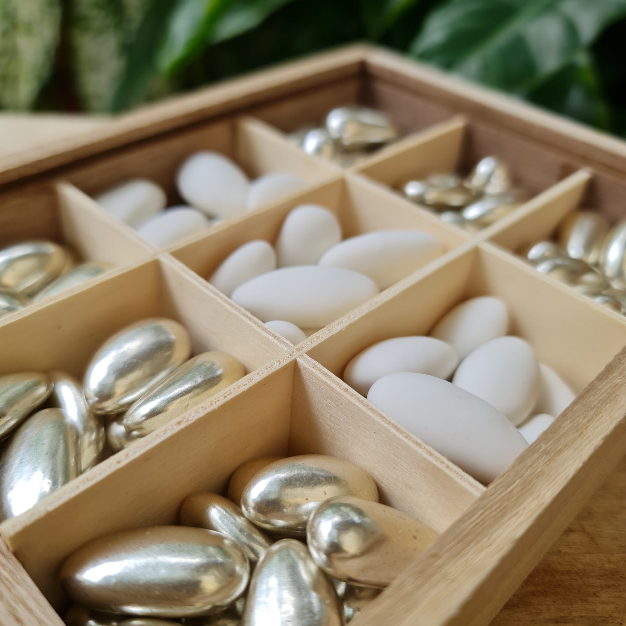 Adore Gift Box of Dragees