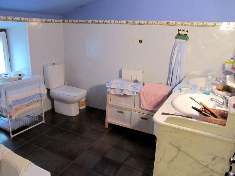 Stone house in Valderredible