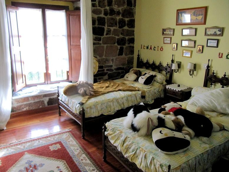 Stone house in Valderredible