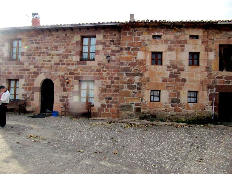 Stone house in Valderredible