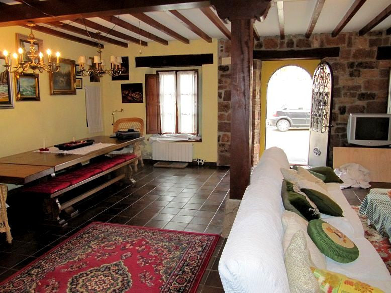 Stone house in Valderredible