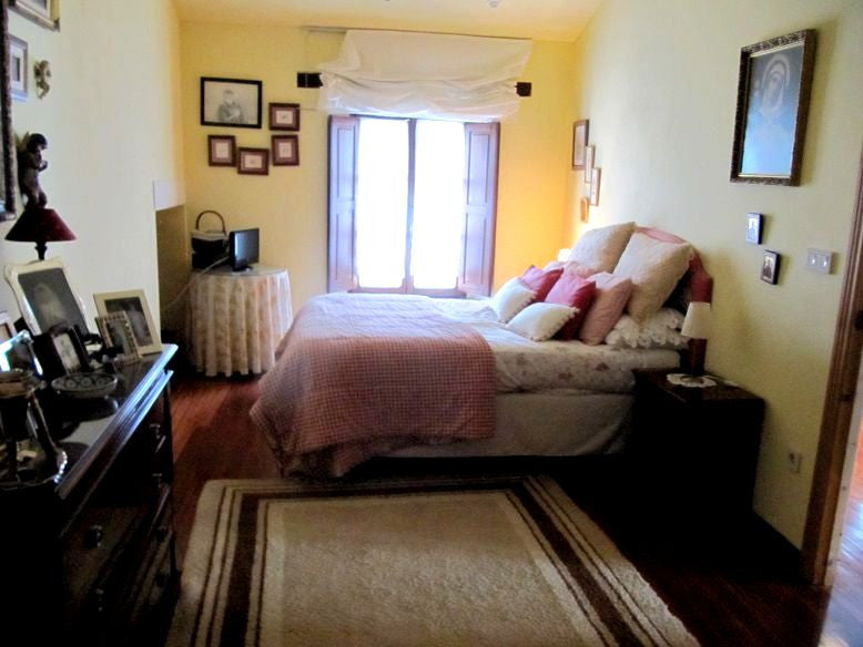 Stone house in Valderredible