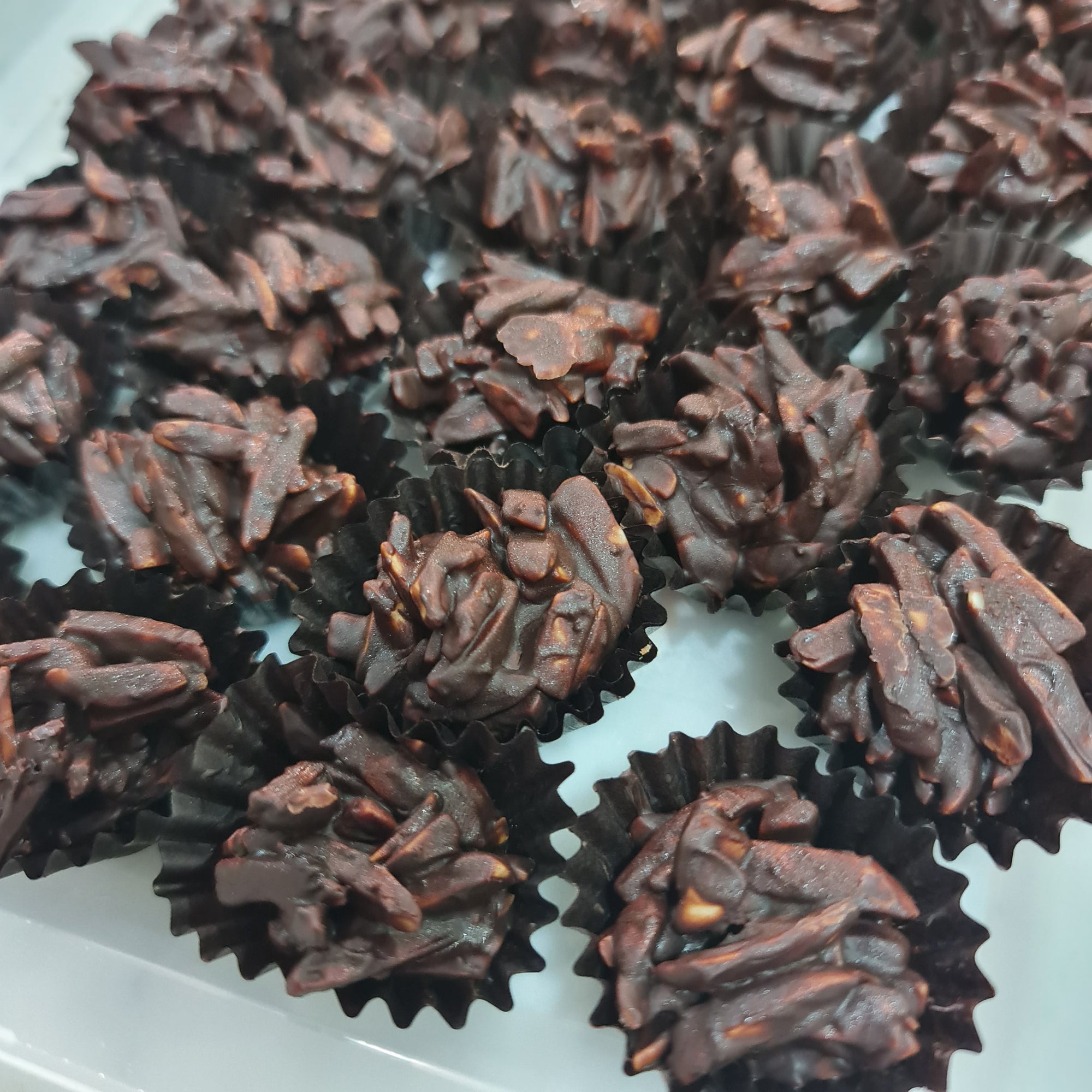 Christmas Specials : Almond Clusters Chocolate